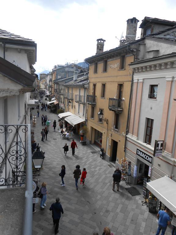 Casa De Giorgis Aparthotel Aosta Exterior photo